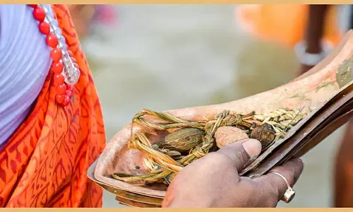 Sarva Pitru Amavasya: सर्व पितृ विसर्जनी अमावस्या पर इस विधि से करें श्राद्ध