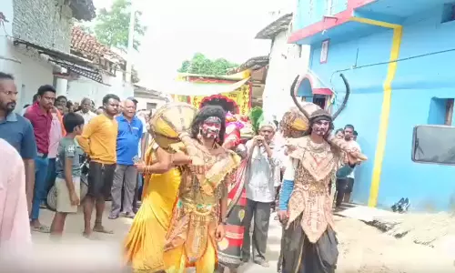 यमराज आगे-आगे चले, पीछे-पीछे निकाली गई शव यात्रा यमराज आगे-आगे चले, पीछे-पीछे निकाली गई शव यात्रा