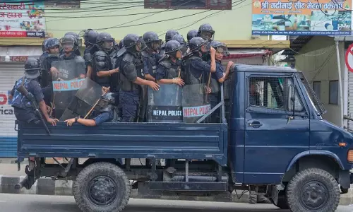 नेपाल के PM केपी शर्मा ओली ने दिया इस्तीफा, मंत्रियों के घर फूंके जा रहे, कई ने दिया इस्तीफा नेपाल के PM केपी शर्मा ओली ने दिया इस्तीफा, मंत्रियों के घर फूंके जा रहे, कई ने दिया इस्तीफा