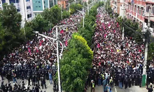 Nepal में सोशल मीडिया प्रतिबंध हटने के बाद फिर विरोध प्रदर्शन Nepal में सोशल मीडिया प्रतिबंध हटने के बाद फिर विरोध प्रदर्शन