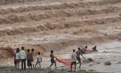 Haryana :  घग्गर नदी के पास मिट्टी ढहने से बच्चे की मौत, दो को बचाया गया