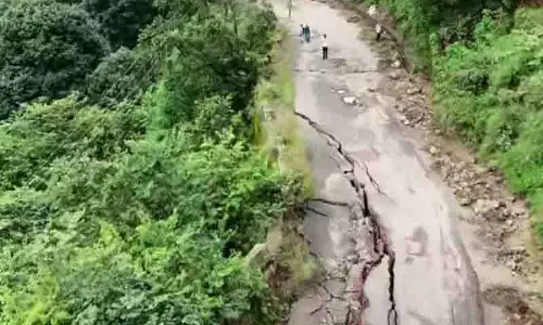 Solan में तीन साल पहले बना शामती बाईपास बारिश में धंसा Solan में तीन साल पहले बना शामती बाईपास बारिश में धंसा