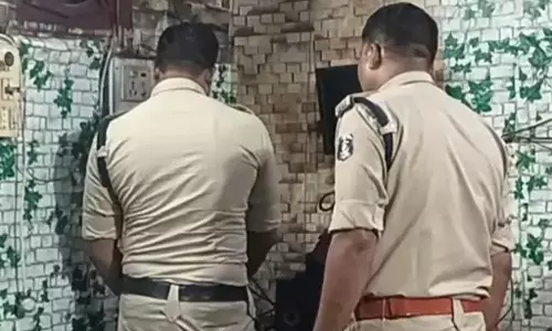 सब इंस्पेक्टर और रिटायर्ड कर्मचारी के घर चोरी, CCTV कैमरे भी ले गए चोर सब इंस्पेक्टर और रिटायर्ड कर्मचारी के घर चोरी, CCTV कैमरे भी ले गए चोर