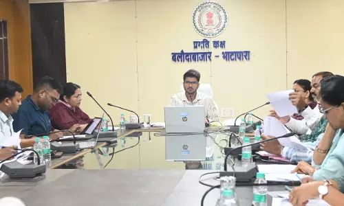 राजस्व कोर्ट में लंबित प्रकरणों का समय -सीमा में निराकरण करें : बलौदाबाजार कलेक्टर