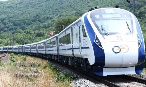 Odisha में वंदे भारत एक्सप्रेस ट्रेनें: एक-स्टॉप विवरण पत्रक देखें