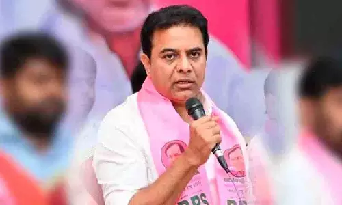 KTR ने कालोजी नारायण राव की जयंती पर उन्हें श्रद्धांजलि दी