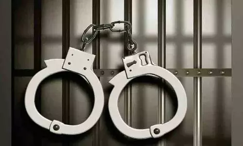 ACB ने नरसिंगी टाउन प्लानिंग अधिकारी को 10 लाख रुपये की रिश्वतखोरी के आरोप में गिरफ्तार ACB ने नरसिंगी टाउन प्लानिंग अधिकारी को 10 लाख रुपये की रिश्वतखोरी के आरोप में गिरफ्तार