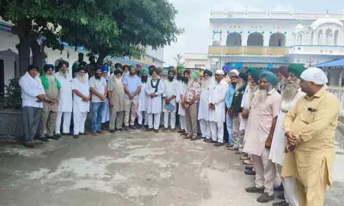 BKU-दोआबा खेतों से कीचड़ हटाने के लिए हर जिले से 100 ट्रैक्टर भेजेगा BKU-दोआबा खेतों से कीचड़ हटाने के लिए हर जिले से 100 ट्रैक्टर भेजेगा