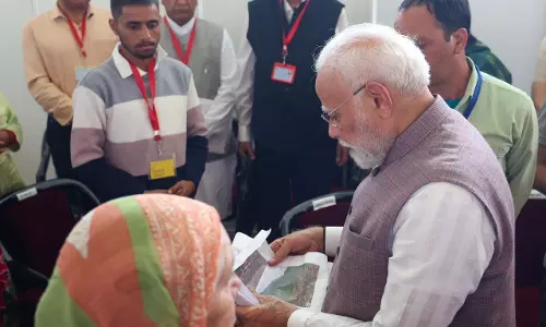 Himachal आपदा राहत के लिए PM मोदी ने 1,500 करोड़ रुपये देने की घोषणा की