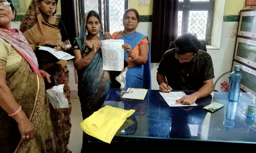 Madhopur: प्रधानमंत्री सुरक्षित मातृत्व अभियान में मां वाउचर का किया वितरण योजना
