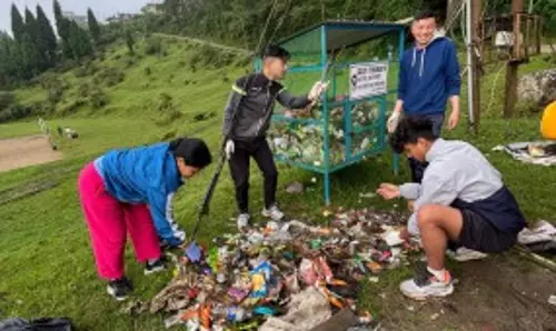Sikkim : दार्जिलिंग में प्लॉगिंग एक जन आंदोलन बन गया Sikkim : दार्जिलिंग में प्लॉगिंग एक जन आंदोलन बन गया