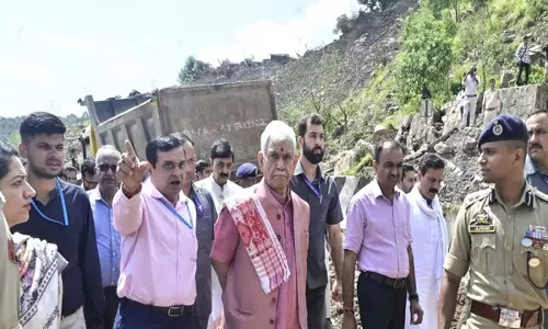 उपराज्यपाल ने उधमपुर का दौरा किया, राष्ट्रीय राजमार्ग-44 पर चल रहे जीर्णोद्धार कार्यों का किया निरीक्षण
