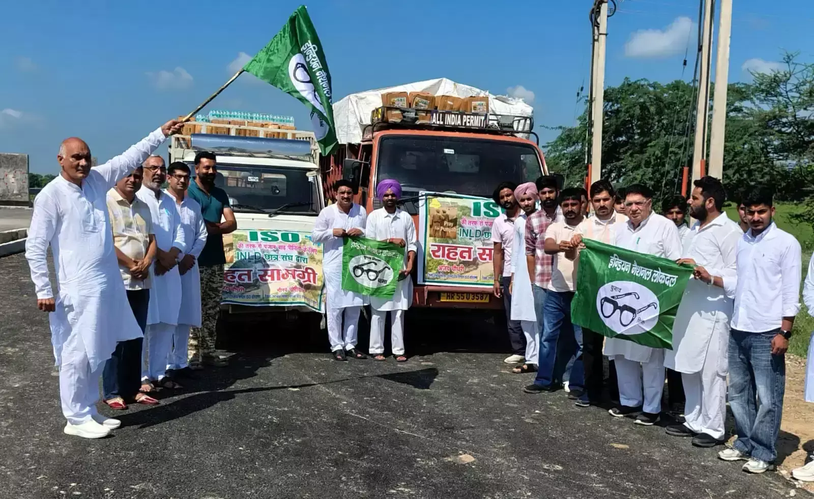 Sirsa: इनेलो ने बाढ़ पीड़ितों को राहत के दो ट्रक भेजे