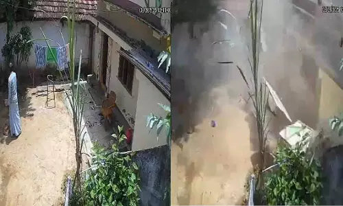 Telangana: गैस सिलेंडर विस्फोट में परिवार बाल-बाल बचा Telangana: गैस सिलेंडर विस्फोट में परिवार बाल-बाल बचा