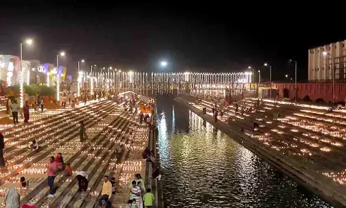 UP: अयोध्या तैयार है इतिहास रचने, दीपोत्सव में जलेंगे 26 लाख दीपक UP: अयोध्या तैयार है इतिहास रचने, दीपोत्सव में जलेंगे 26 लाख दीपक