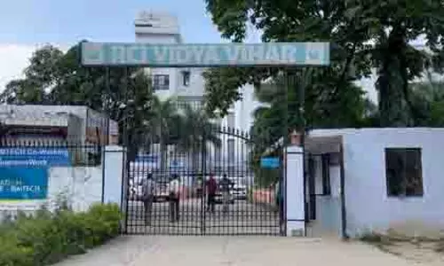 Greater Noida: हॉस्टल में गोलीबारी में एक छात्र की मौत, एक अन्य गंभीर
