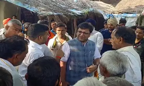 नितिन अग्रवाल ने बाढ़ प्रभावित क्षेत्रों का दौरा किया, राहत सामग्री का वितरण