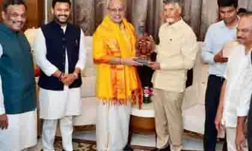 Chandrababu Naidu, वेंकैया नायडू ने राधाकृष्णन को बधाई दी Chandrababu Naidu, वेंकैया नायडू ने राधाकृष्णन को बधाई दी