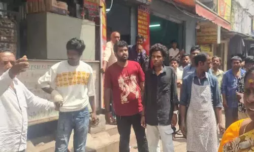 मारिजुआना के नशे में धुत युवकों ने तीन लोगों पर हमला किया मारिजुआना के नशे में धुत युवकों ने तीन लोगों पर हमला किया