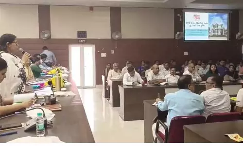 Gonda: जिला पंचायत सभागार में ‘समर्थ उत्तर प्रदेश-2047’ पर संवाद कार्यक्रम आयोजित