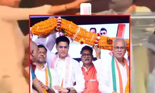 कांग्रेस ने किया मंच में वरिष्ठ आदिवासी नेता का अपमान