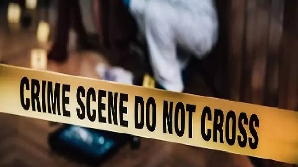चुनरी से अपनी बेटियों को उतारा मौत के घाट, फिर महिला ने कर ली खुदकुशी चुनरी से अपनी बेटियों को उतारा मौत के घाट, फिर महिला ने कर ली खुदकुशी