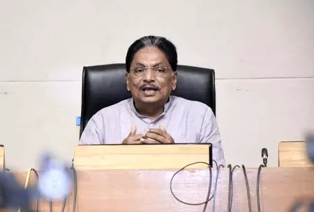 नेपाल में अशांति के बीच गुजरात सरकार सतर्क, फंसे नागरिकों की सुरक्षित वापसी के लिए प्रयास तेज नेपाल में अशांति के बीच गुजरात सरकार सतर्क, फंसे नागरिकों की सुरक्षित वापसी के लिए प्रयास तेज