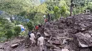 पुंछ में जमीन धंसने से करीब 50 इमारतें क्षतिग्रस्त पुंछ में जमीन धंसने से करीब 50 इमारतें क्षतिग्रस्त