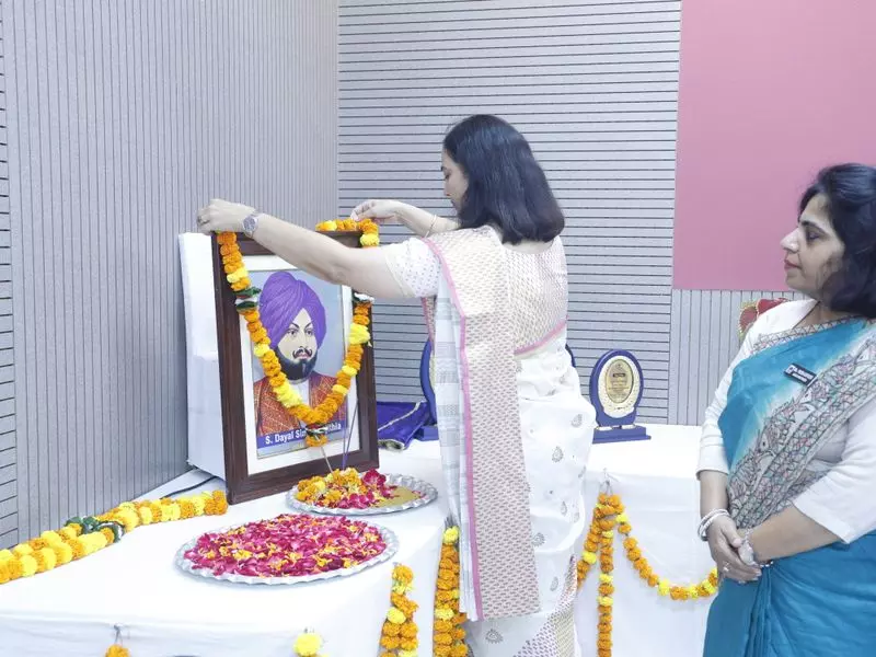 Karnal कॉलेज में सरदार दयाल सिंह मजीठिया को दी गई श्रद्धांजलि Karnal कॉलेज में सरदार दयाल सिंह मजीठिया को दी गई श्रद्धांजलि