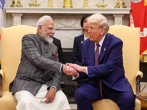 ट्रम्प के व्यापार बाधाओं को दूर करने के आह्वान पर PM मोदी ट्रम्प के व्यापार बाधाओं को दूर करने के आह्वान पर PM मोदी