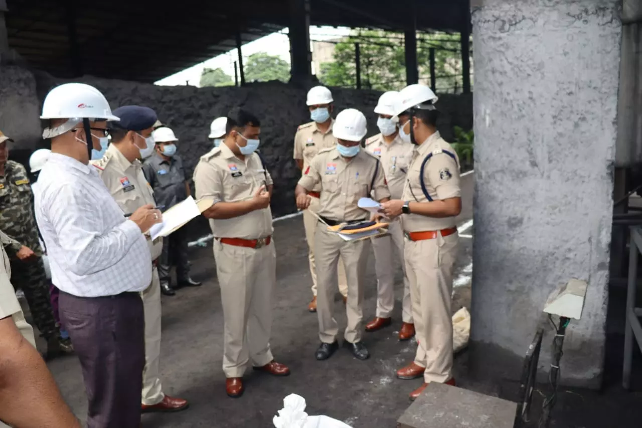 गांजा नष्टीकरण, 503 किलो से अधिक मादक पदार्थ जलाकर किया गया नष्ट गांजा नष्टीकरण, 503 किलो से अधिक मादक पदार्थ जलाकर किया गया नष्ट