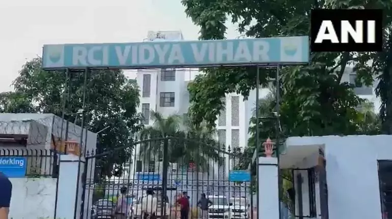 रहस्यमयी हॉस्टल गोलीबारी में MBA छात्र मृत मिला, दोस्त गंभीर रहस्यमयी हॉस्टल गोलीबारी में MBA छात्र मृत मिला, दोस्त गंभीर
