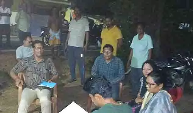 Jharsuguda के किरमिरा में कालाबाजारी के आरोप में 26 बैग यूरिया जब्त Jharsuguda के किरमिरा में कालाबाजारी के आरोप में 26 बैग यूरिया जब्त