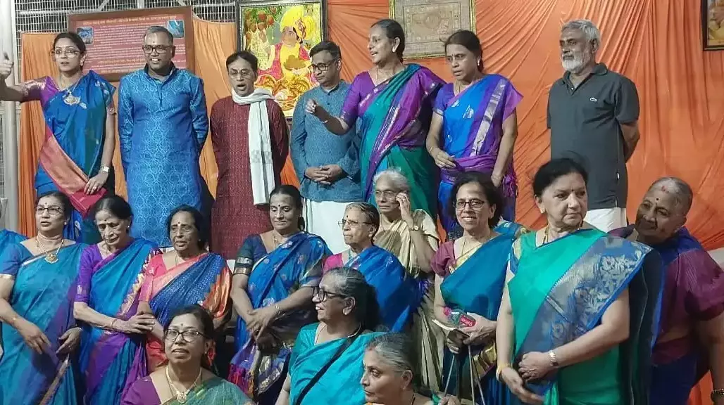 Ayodhya: तमिलनाडु महिला समूह ने की राम वंदना Ayodhya: तमिलनाडु महिला समूह ने की राम वंदना