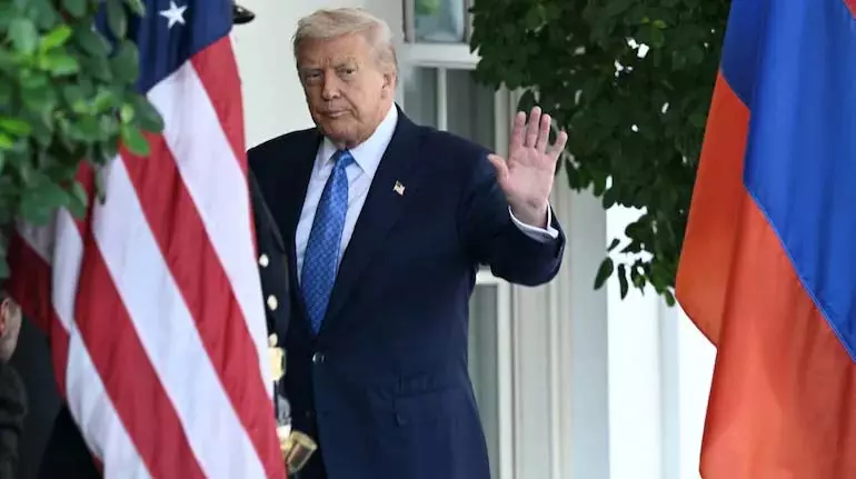 US सुप्रीम कोर्ट ट्रम्प के टैरिफ की वैधता पर फैसला करेगा US सुप्रीम कोर्ट ट्रम्प के टैरिफ की वैधता पर फैसला करेगा