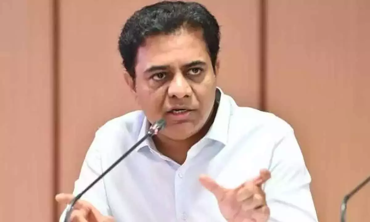 KTR ने ग्रुप-I की परीक्षाएं नए सिरे से आयोजित करने का आग्रह किया KTR ने ग्रुप-I की परीक्षाएं नए सिरे से आयोजित करने का आग्रह किया