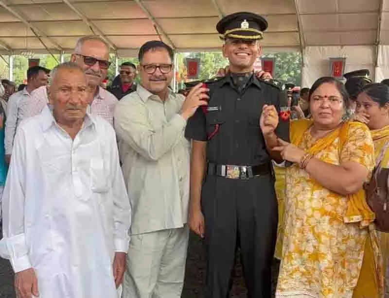 Gadhshankar village का युवक सेना में लेफ्टिनेंट बना Gadhshankar village का युवक सेना में लेफ्टिनेंट बना
