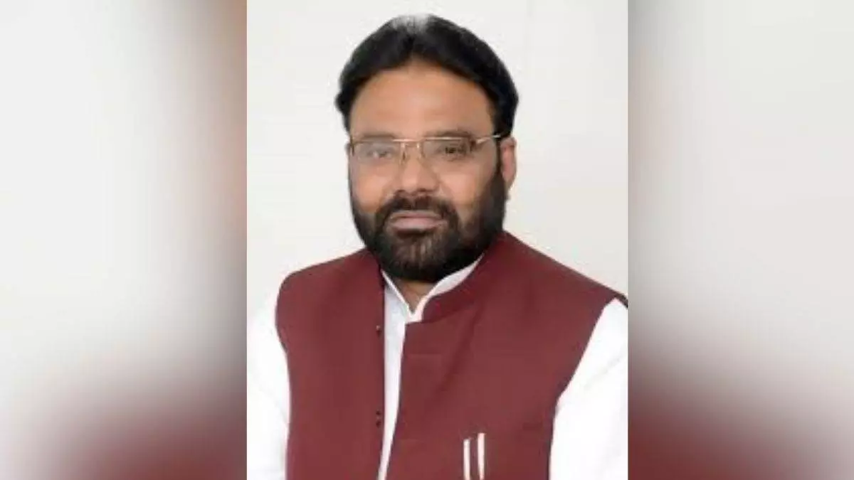 Bijnor: सपा विधायक की अदालत में गिरफ्तारी Bijnor: सपा विधायक की अदालत में गिरफ्तारी