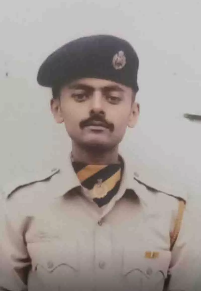 Himachal पुलिस का कांस्टेबल मादक पदार्थ तस्करी मामले में बर्खास्त Himachal पुलिस का कांस्टेबल मादक पदार्थ तस्करी मामले में बर्खास्त