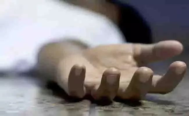 कृष्णागिरी में KRP बांध से कूदा परिवार, दो की मौत कृष्णागिरी में KRP बांध से कूदा परिवार, दो की मौत