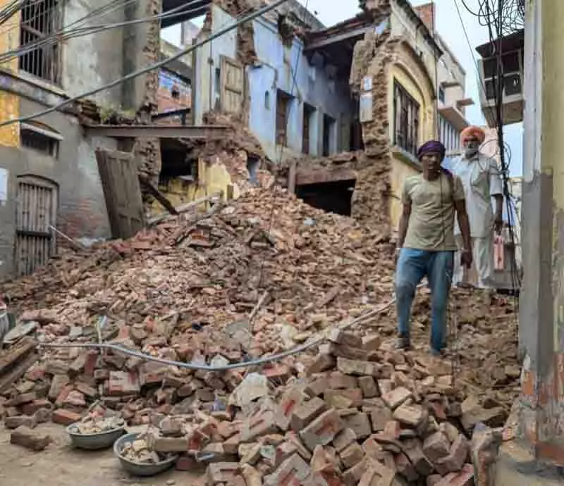 Raikot में सुरक्षा संबंधी चिंताओं के चलते 17वीं सदी की नानकशाही ईंट की संरचनाओं को ध्वस्त किया Raikot में सुरक्षा संबंधी चिंताओं के चलते 17वीं सदी की नानकशाही ईंट की संरचनाओं को ध्वस्त किया
