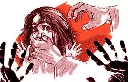 Karnataka: पीजी मालिक ने 10वीं की छात्रा को निर्वस्त्र कर यौन उत्पीड़न किया Karnataka: पीजी मालिक ने 10वीं की छात्रा को निर्वस्त्र कर यौन उत्पीड़न किया