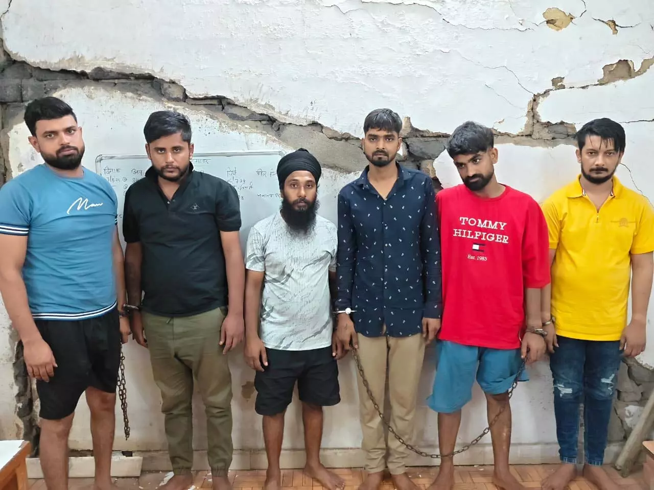 ऑपरेशन विश्वास में 25 लाख की चिट्टा जब्त, 6 आरोपी गिरफ्तार ऑपरेशन विश्वास में 25 लाख की चिट्टा जब्त, 6 आरोपी गिरफ्तार
