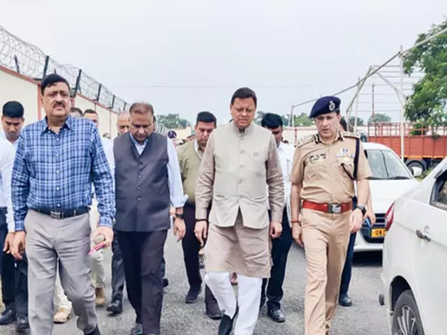 उत्तराखंड : पीएम मोदी के आपदा क्षेत्र दौरे से पहले सीएम धामी ने लिया तैयारियों का जायजा उत्तराखंड : पीएम मोदी के आपदा क्षेत्र दौरे से पहले सीएम धामी ने लिया तैयारियों का जायजा