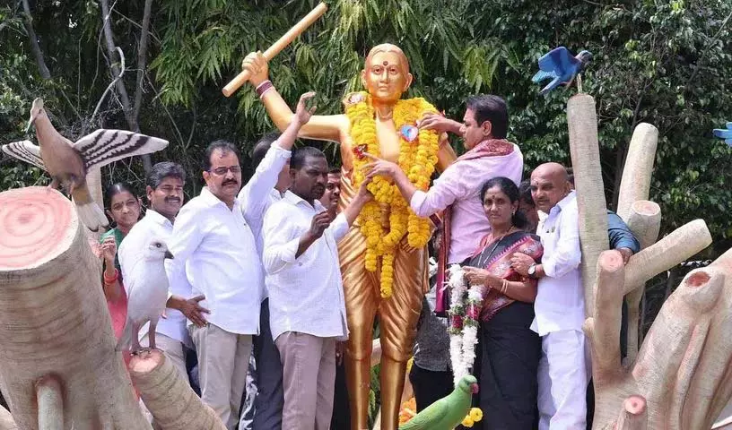 वीरनारी चकली ऐलम्मा को बधाई: KTR वीरनारी चकली ऐलम्मा को बधाई: KTR
