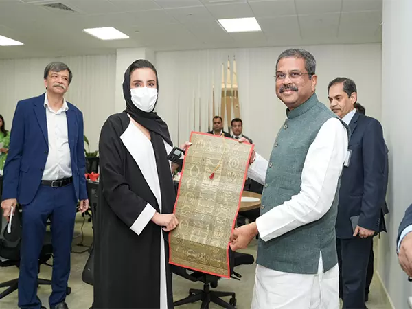 धर्मेंद्र प्रधान ने अपनी दो दिवसीय यात्रा के दौरान IIT दिल्ली के अबू धाबी परिसर का किया दौरा धर्मेंद्र प्रधान ने अपनी दो दिवसीय यात्रा के दौरान IIT दिल्ली के अबू धाबी परिसर का किया दौरा