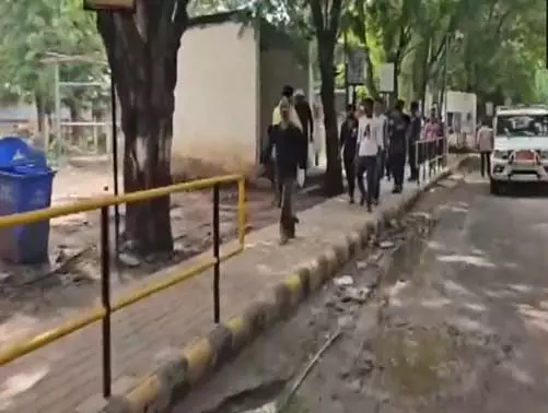 Panchmahal स्थित गुजरात फ्लोरोकेमिकल्स प्लांट में जहरीली गैस रिसाव से एक व्यक्ति की मौत Panchmahal स्थित गुजरात फ्लोरोकेमिकल्स प्लांट में जहरीली गैस रिसाव से एक व्यक्ति की मौत