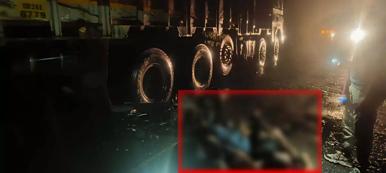 CG BREAKING: खड़ी ट्रक से टकराई बाइक, युवक की मौत, दूसरा घायल CG BREAKING: खड़ी ट्रक से टकराई बाइक, युवक की मौत, दूसरा घायल