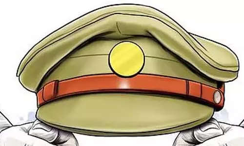 Tamil Nadu: मुदलीपलायम में कचरा डंपिंग के विरोध में तिरुपुर आरडीओ ने सात लोगों को तलब किया Tamil Nadu: मुदलीपलायम में कचरा डंपिंग के विरोध में तिरुपुर आरडीओ ने सात लोगों को तलब किया