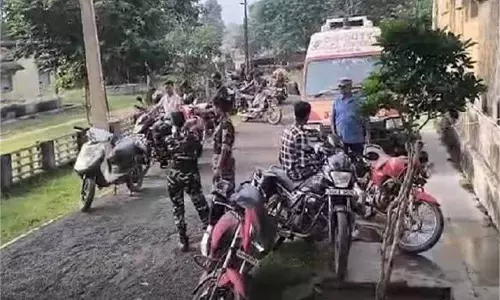 Jharkhand: कोयला चोरों का आतंक, सीसीएल सुरक्षा कर्मियों से की मारपीट Jharkhand: कोयला चोरों का आतंक, सीसीएल सुरक्षा कर्मियों से की मारपीट